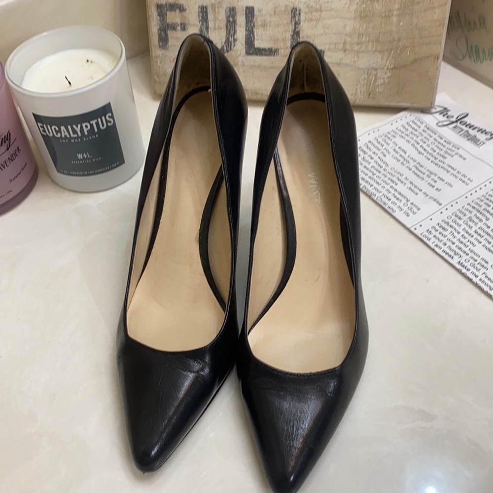 Nine West 4” black pumps